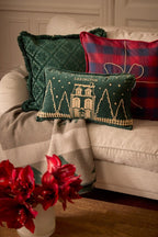 VI 20148_2986b4f7af-lexington_christmas_livingroom_sofa_closeup_041.jpg