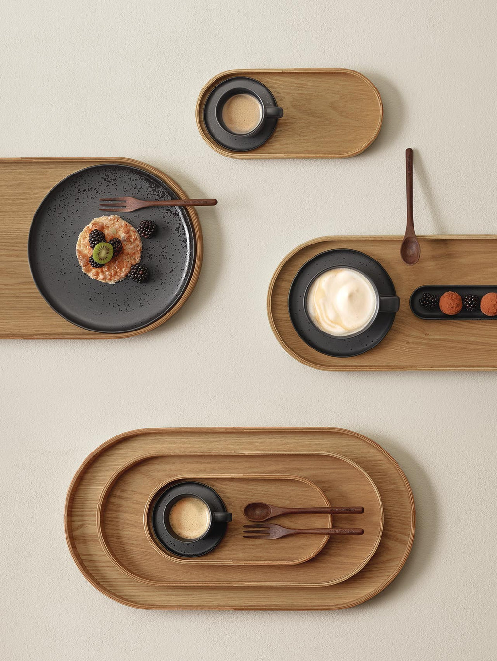 VI Coppa-Kuro-topview-Holztabletts_a040c719-82bb-45af-bcc0-86c4d3a0de25.jpg