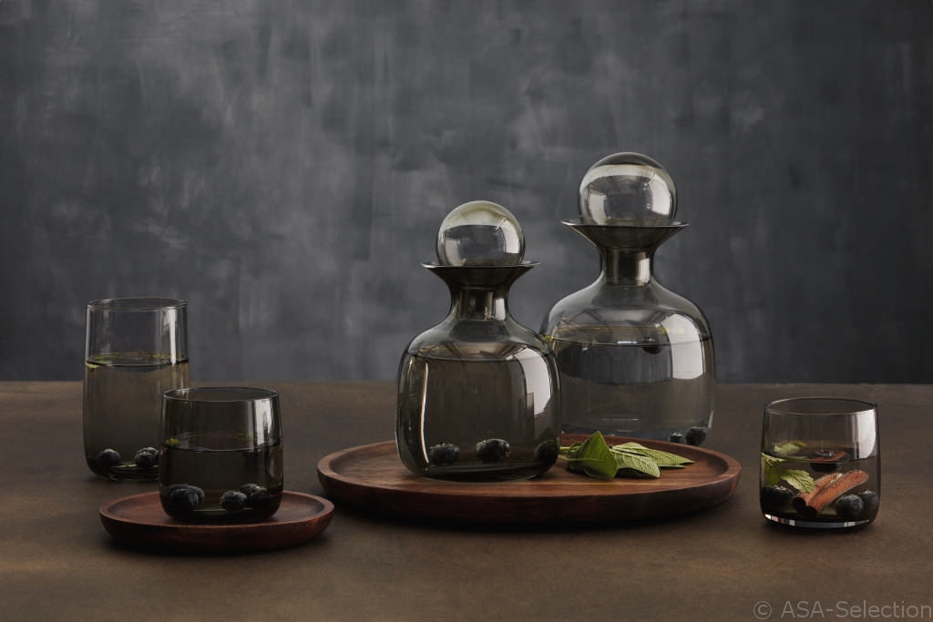 VI Glas-Karaffen-Grau_4cc0122c-361e-4273-9988-5e587c4e79b7.jpg